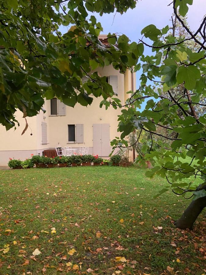 Acero Giallo Parma Esterno foto